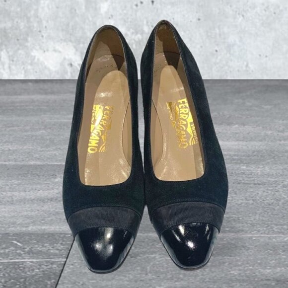 Salvatore Ferragamo Classic Round Toe Suede Low Heeled Pumps Size 8.5 Black - Picture 1 of 12